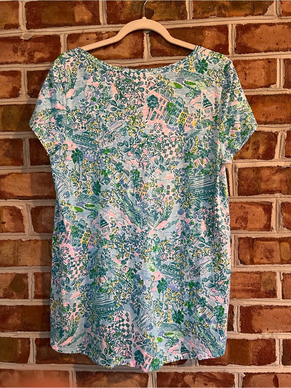Lilly Pulitzer loves South Carolina V-Neck Short Sleeve Tee. Large - Picture 2 of 9